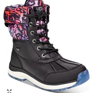 (NWOT)UGG Women's Adirondack III Graffiti Waterproof Boots